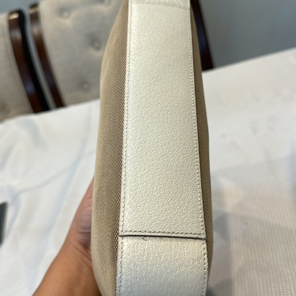 Authentic Gucci hobo bag with chained strap - Picture 6 of 14